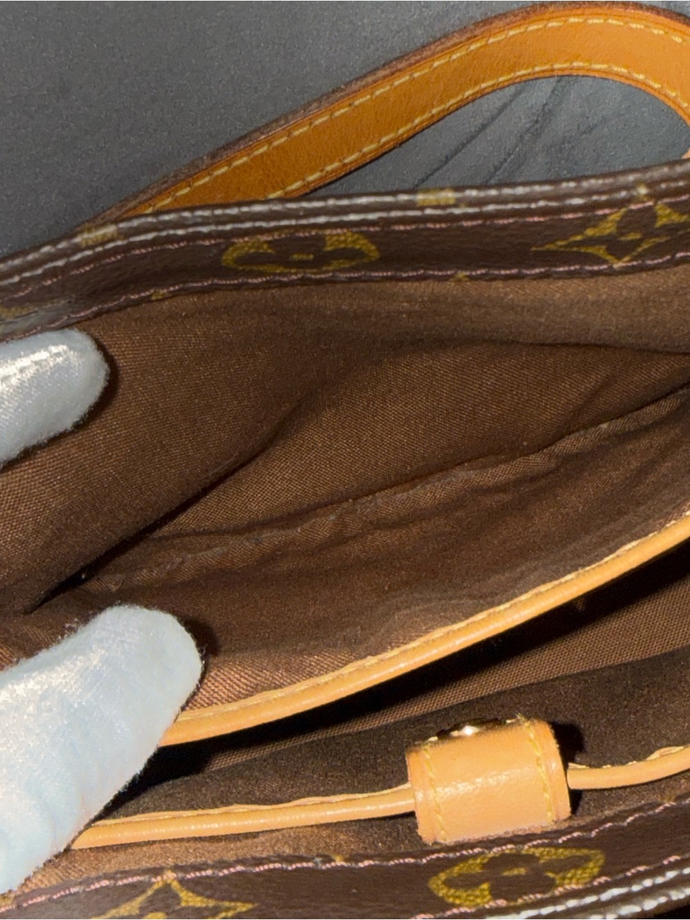 🔥EUC Louis Vuitton Monogram Vavin PM SR1010 comes with dustbag🔥 - Picture 14 of 17